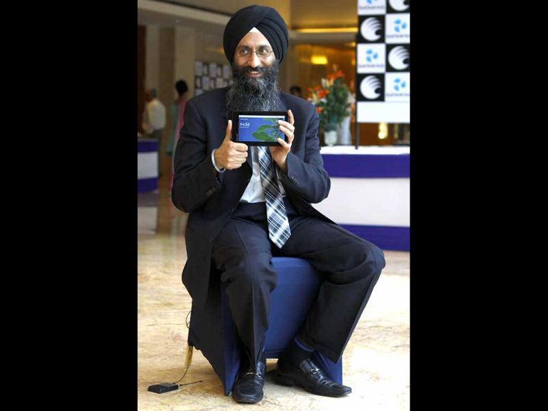 The launch enables the firm to offer its tablet PC under the “UbiSlate” brand to general customers, outside the ambit of the 100,000 customised units ordered by the govt. HT Photo/Vipin Kumar The launch enables the firm to offer its tablet PC under the “UbiSlate” brand to general customers, outside the ambit of the 100,000 customised units ordered by the govt. HT Photo/Vipin Kumar