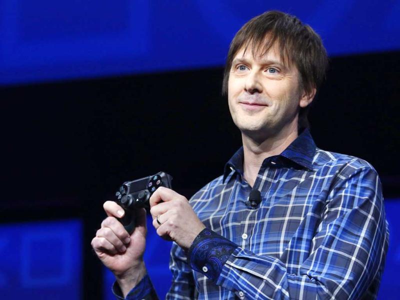 PlayStation 4's lead system architect Mark Cerny holds a gaming control device during the unveiling of the PlayStation 4 launch event in New York. Reuters/Brendan McDermid PlayStation 4's lead system architect Mark Cerny holds a gaming control device during the unveiling of the PlayStation 4 launch event in New York. Reuters/Brendan McDermid
