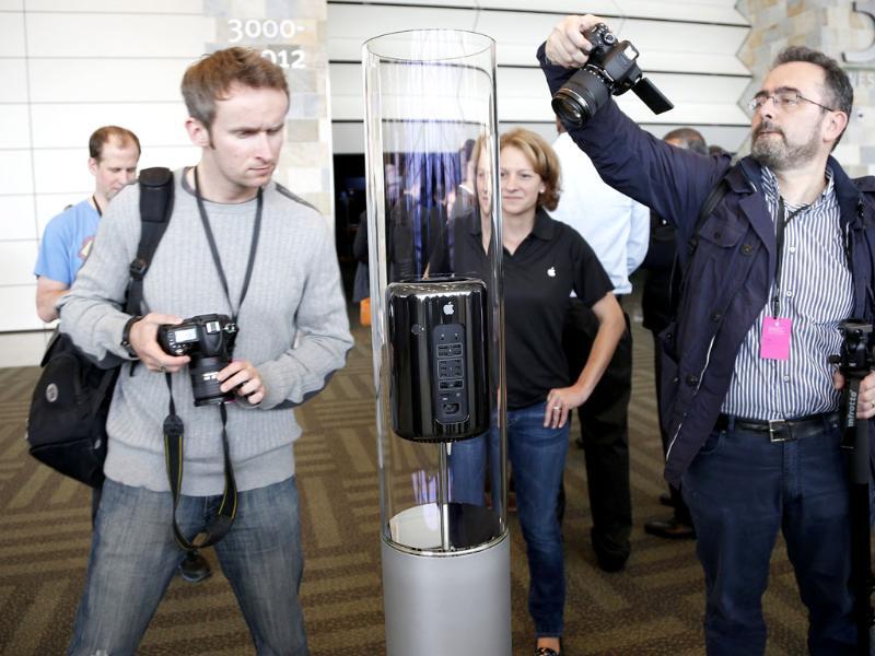 A new Apple Mac Pro on display during the Apple Worldwide Developers Conference (WWDC) 2013 in San Francisco, California. Reuters/Stephen Lam A new Apple Mac Pro on display during the Apple Worldwide Developers Conference (WWDC) 2013 in San Francisco, California. Reuters/Stephen Lam