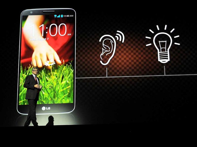 Qualcomm President and COO Steve Mollenkopf takes part in a ceremony to unveil LG's new smartphone, during a global launch event in New York. Photo: AFP Emmanuel Dunand Qualcomm President and COO Steve Mollenkopf takes part in a ceremony to unveil LG's new smartphone, during a global launch event in New York. Photo: AFP Emmanuel Dunand