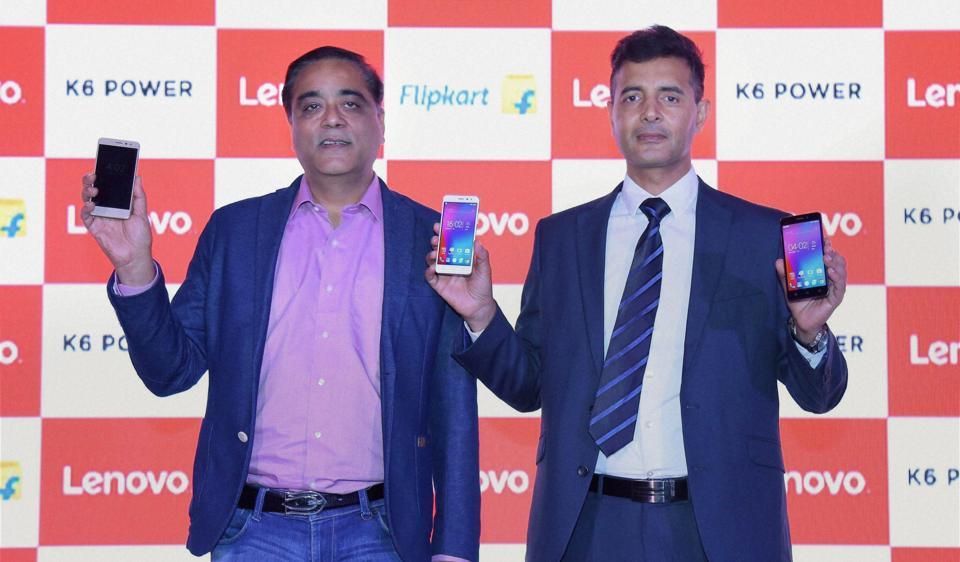 Sudhin Mathur, Executive Director, Lenovo Mobile Business Group and Ajay Yadav, Vice President, Mobiles, Flipkart at the launch of Lenovo K6 Power in New Delhi on Tuesday.