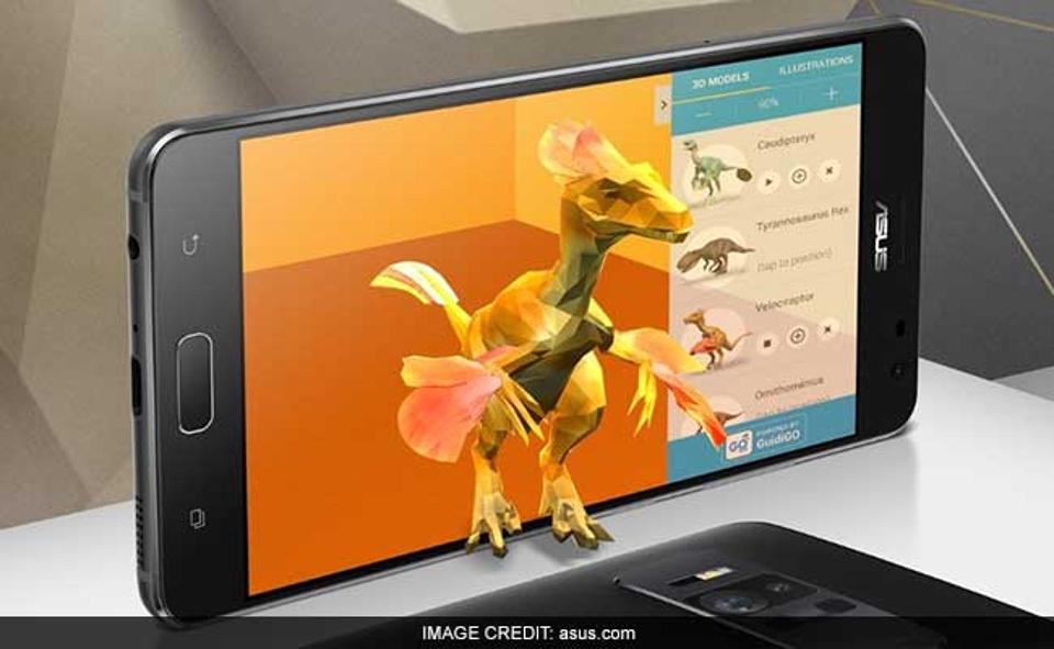 Taiwan-based electronics group Asus announced Wednesday it was launching a new smartphone which uses Google Tango 3D technology and allows users to experience augmented and virtual reality.