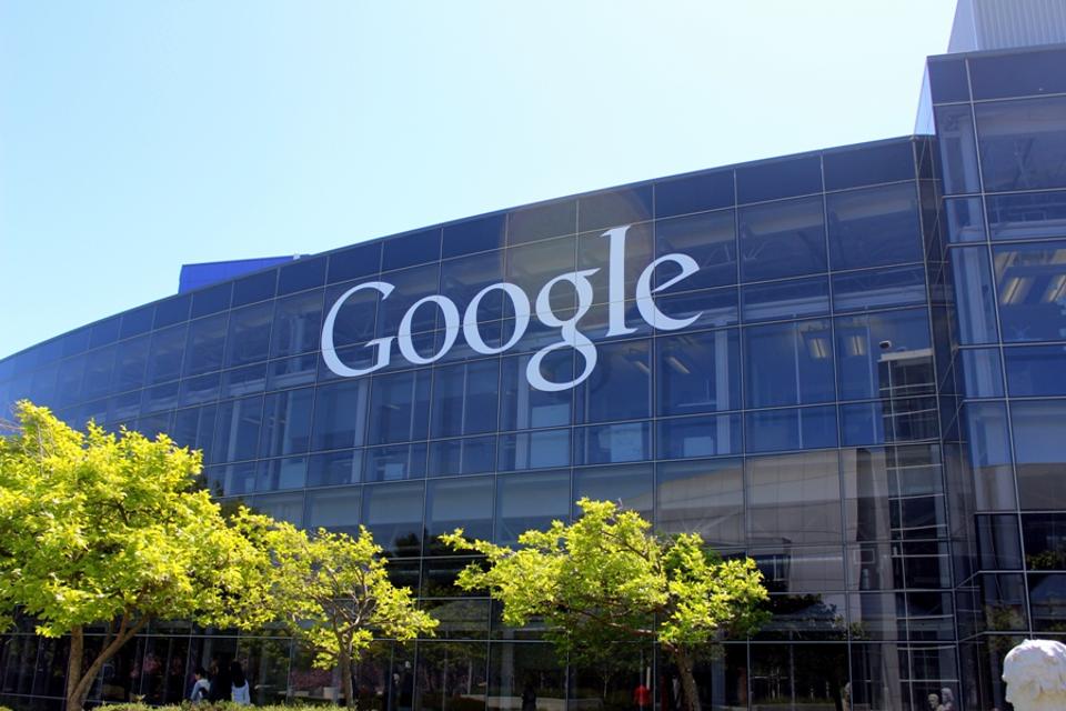 oogle is acquiring Twitter’s mobile application developer platform Fabric, a move which could give some breathing room for the social network after charting an independent path without a suitor. oogle is acquiring Twitter’s mobile application developer platform Fabric, a move which could give some breathing room for the social network after charting an independent path without a suitor.