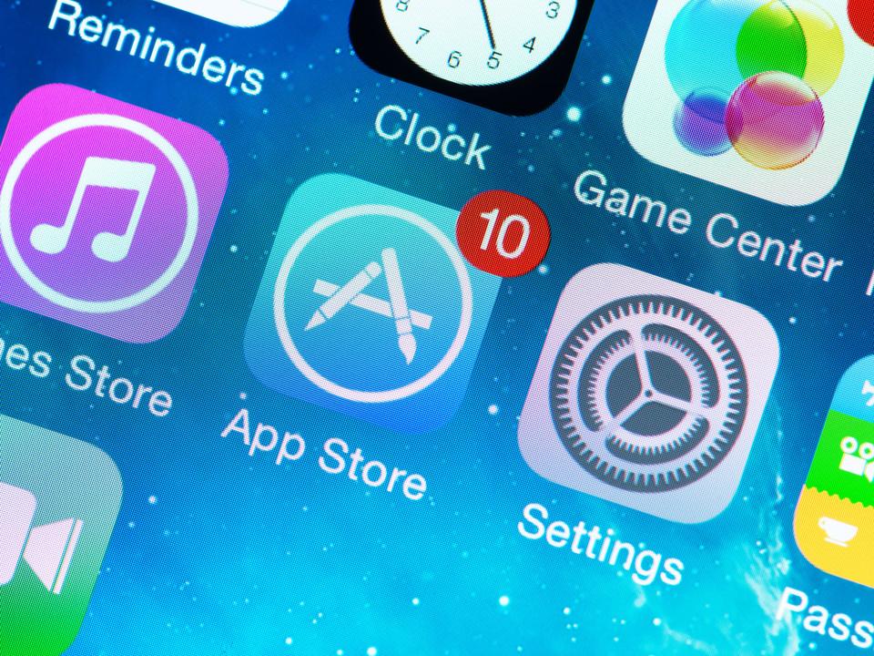 Apple is reportedly removing Iranian apps from its app store. According to Iranian tech site TechRasa, Apple has been specifically removing apps that “facilitate transactions for businesses or entities based in Iran.” Apple is reportedly removing Iranian apps from its app store. According to Iranian tech site TechRasa, Apple has been specifically removing apps that “facilitate transactions for businesses or entities based in Iran.”