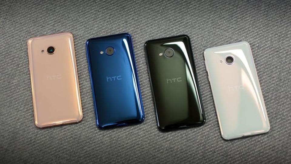 Taiwanese handset-maker HTC had showcased the HTC U Ultra back in Jnauary but had not announced the price. The company is expected to declare the price today evening along with an official set of hardware specifications.