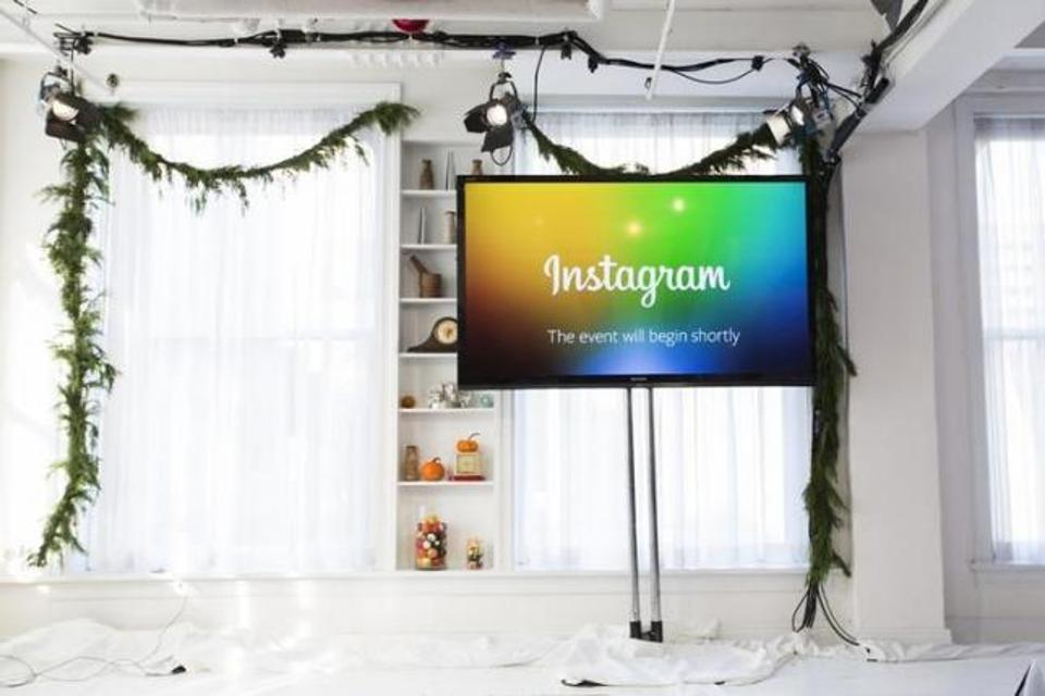 Instagram, which announced that it was looking to bring advertisements on its Stories feature, has finally launched advertisements globally in a bid to rake in more revenue from the photo-sharing social media platform.