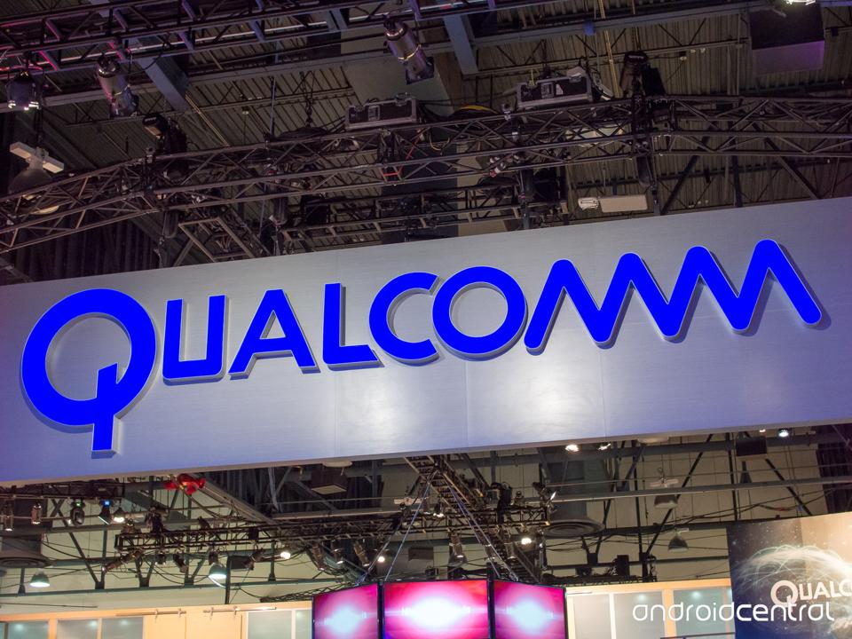 Chip-maker Qualcomm has accused iPhone-maker Apple of breaching a deal between two companies.