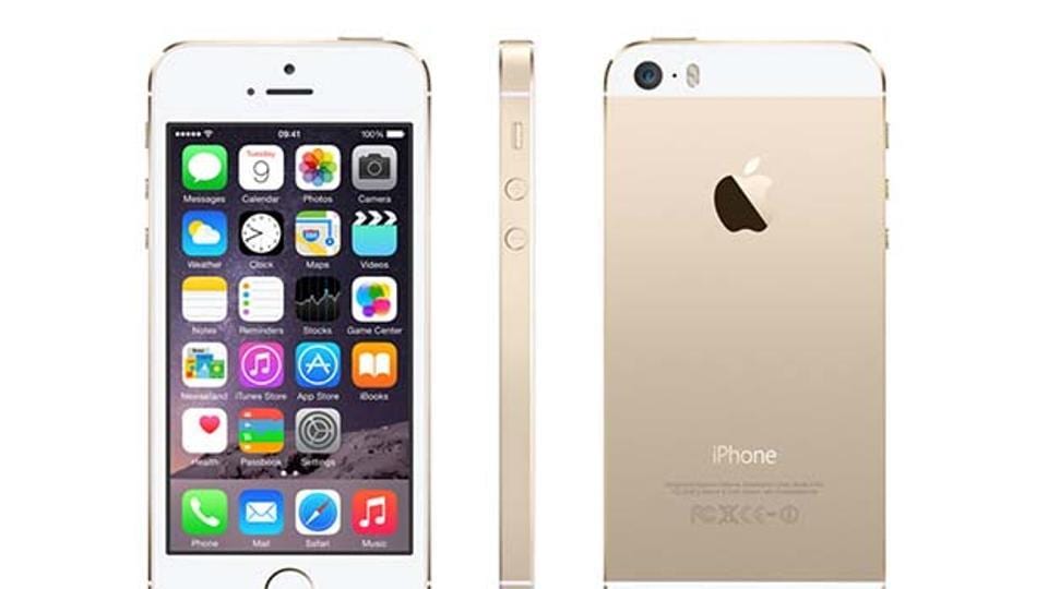 In an effort to boost Apple’s sales figures in India in the wake of slowing iPhone sales in China, the iPhone-maker may slash its price of its iPhone 5S from Rs 18,000 to Rs 15,000.