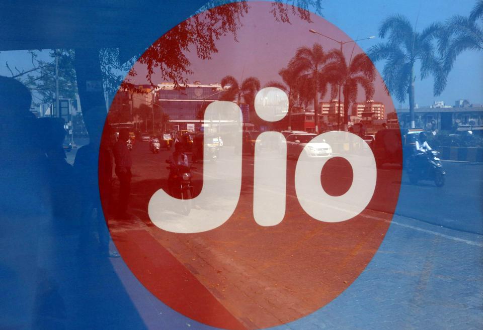 FILE PHOTO: Jio continues to dominate TRAI’s speed chart. REUTERS/Shailesh Andrade/File Photo