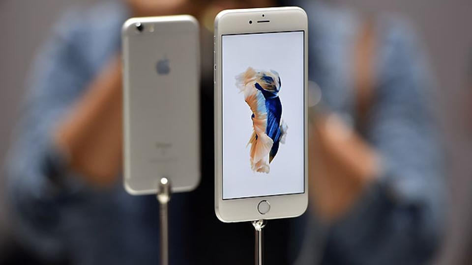 Apple’s wholesale average selling price grew by 21% annually