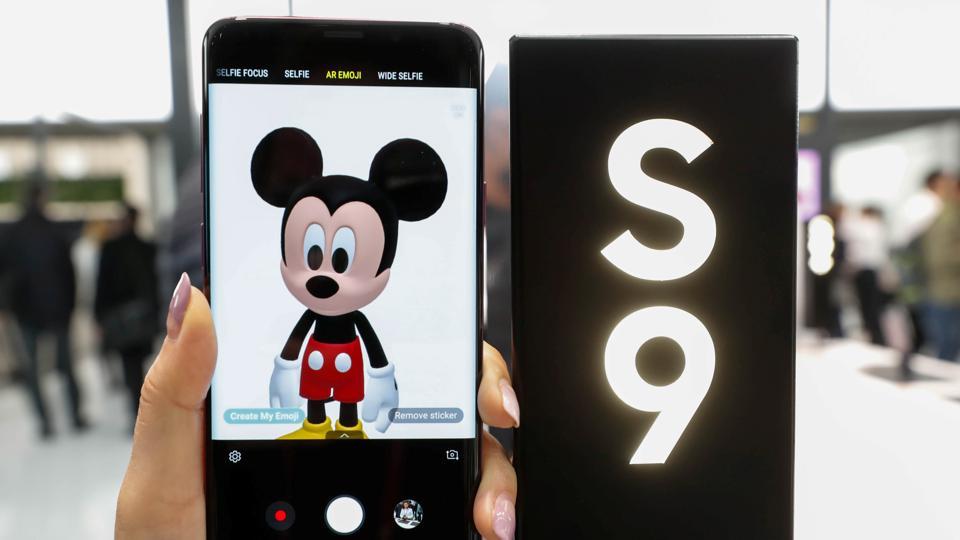 Microsoft starts selling customised Samsung Galaxy S9, S9+