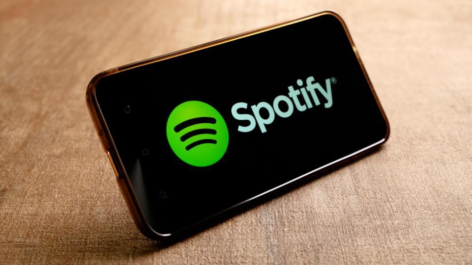Spotify is said to plan its New York listing starting April.
