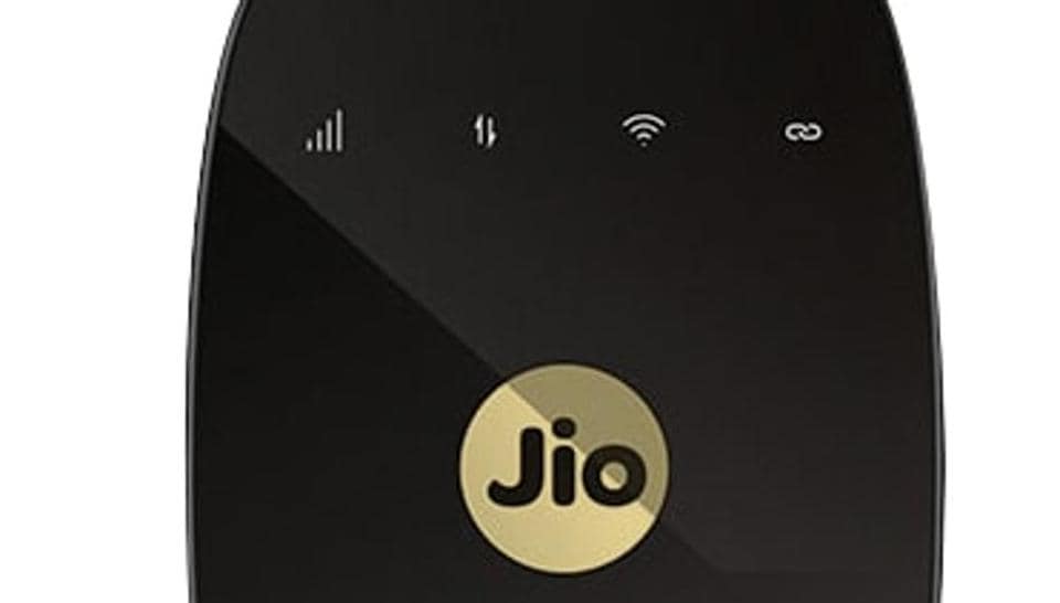 Reliance Jio offers three JioFi devices with price starting at  <span class='webrupee'>₹</span>999.
