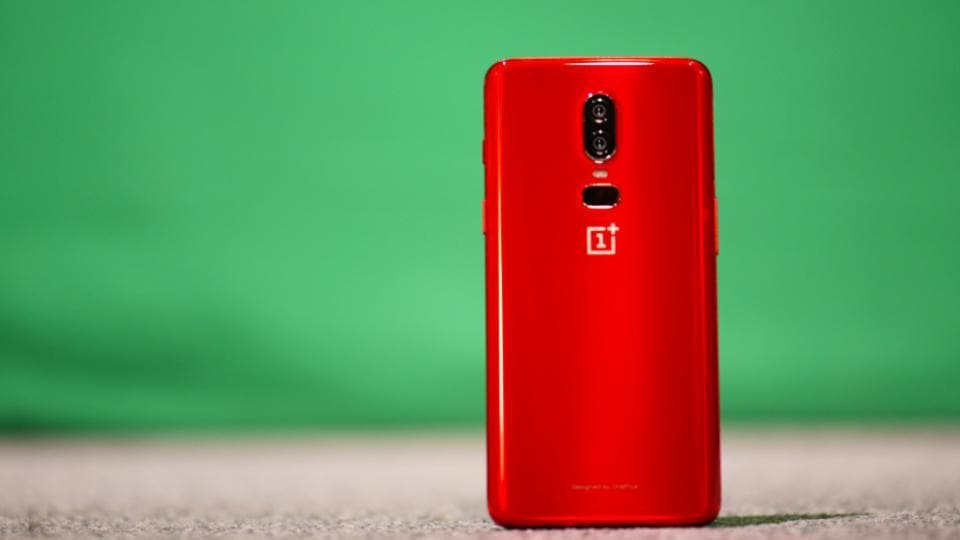 OnePlus 6 Red Edition is priced at Rs 39,999.