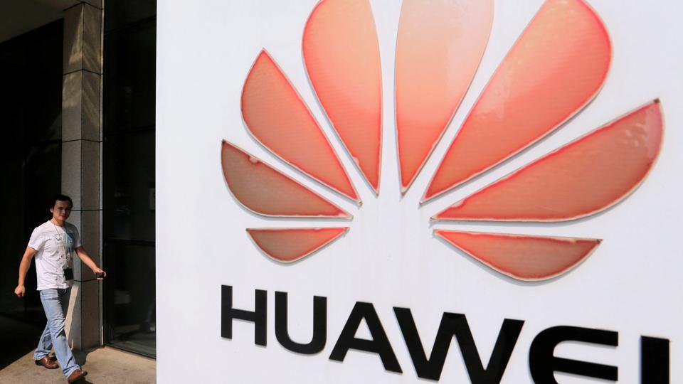 Huawei expressed its intention of hitting 200 million smartphone units this year, a bar that only Samsung and Apple have achieved