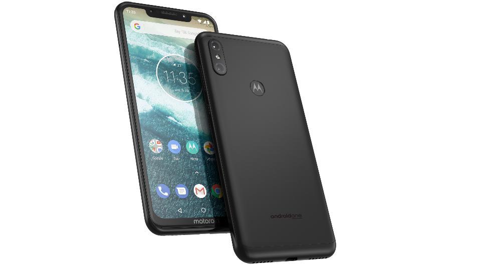 Motorola One Power features a 6.2-inch Full HD+ display with 19:9 aspect ratio.