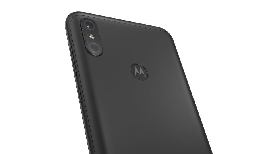 Motorola One Power has dual rear cameras featuring 16-megapixel and 5-megapixel sensors.