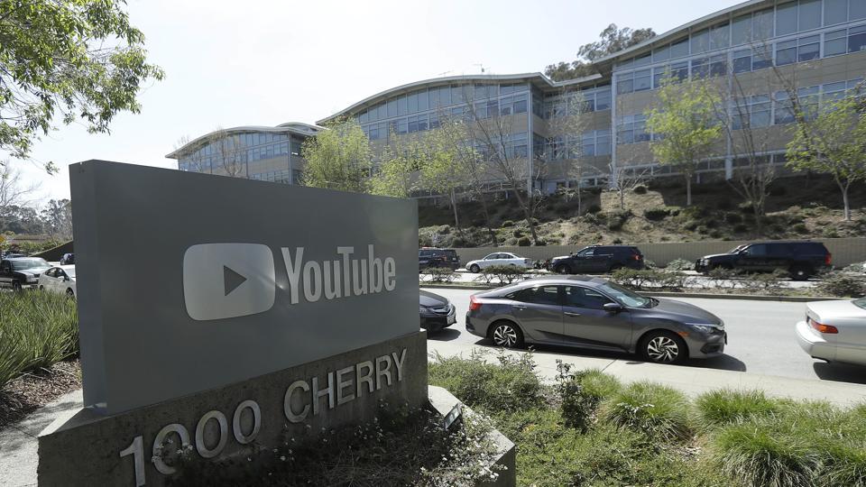 YouTube’s video streaming service went out for more than an hour on Tuesday, Oct. 16, 2018, apparently affecting locations around the world. YouTube’s video streaming service went out for more than an hour on Tuesday, Oct. 16, 2018, apparently affecting locations around the world.