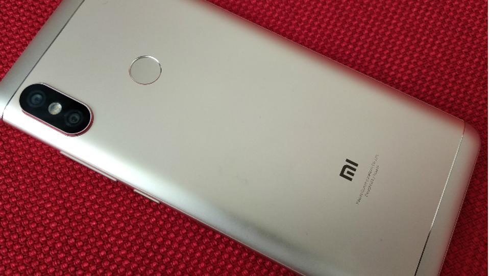 Xiaomi Redmi Note 5 Pro features a dual-camera setup at the rear.