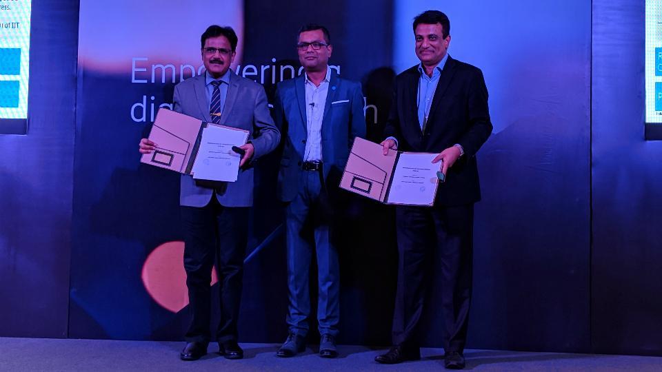 Ericsson signs MoU with BSNL. Ericsson signs MoU with BSNL.