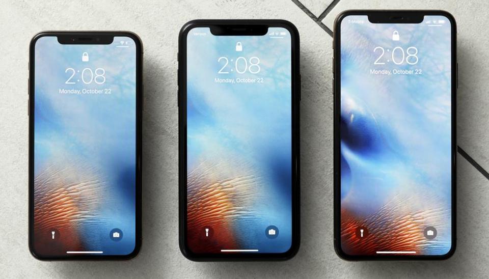 Apple’s fiscal fourth-quarter results will capture about a week of sales of two of its three new iPhones -- the iPhone XS and XS Max.