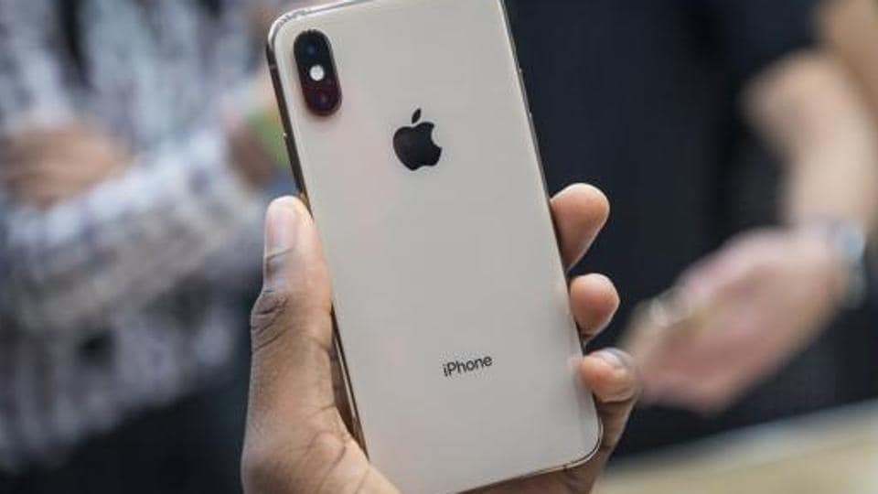 Foxconn will be assembling the most expensive models, such as devices in the flagship iPhone X family.