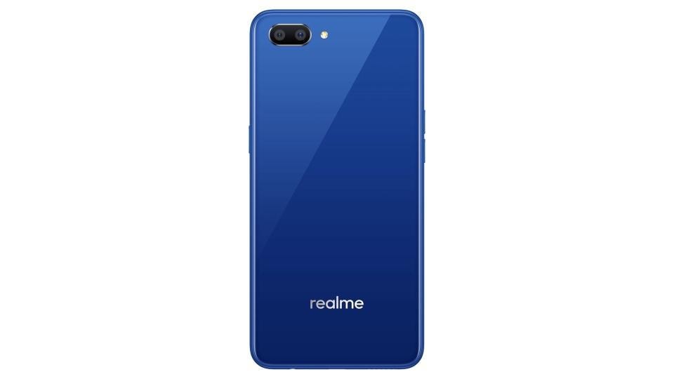 Realme C1 is available in Ocean Blue and Deep Black colour options.
