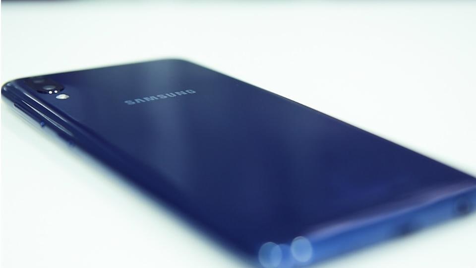 Samsung Galaxy M10 is priced at  <span class='webrupee'>₹</span>8,990.