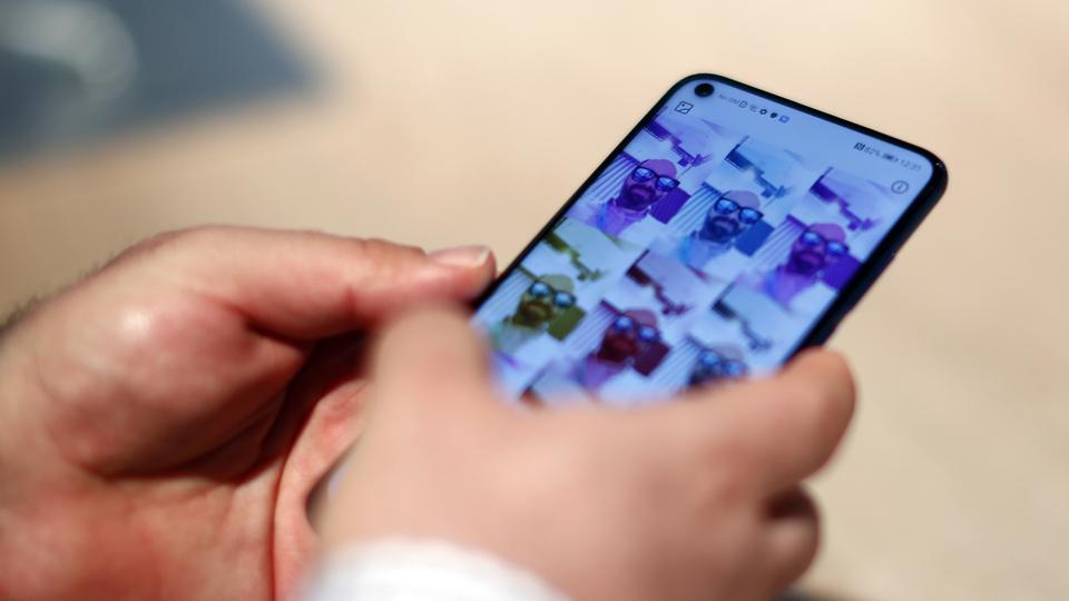 The world’s largest handset and memory chip maker said it posted $215.8 billion in sales and $52 billion in operating profits last year on a consolidated basis The world’s largest handset and memory chip maker said it posted $215.8 billion in sales and $52 billion in operating profits last year on a consolidated basis