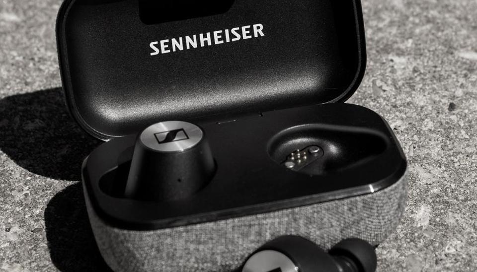 True Wireless 3 Sennheiser графит. Sennheiser Accentum Plus. Sennheiser true Wireless не слышно правый наушник.