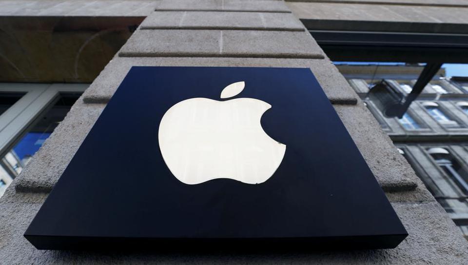 FILE PHOTO: The logo of Apple company is seen outside an Apple store in Bordeaux, France, March 22, 2019. REUTERS/Regis Duvignau/File Photo