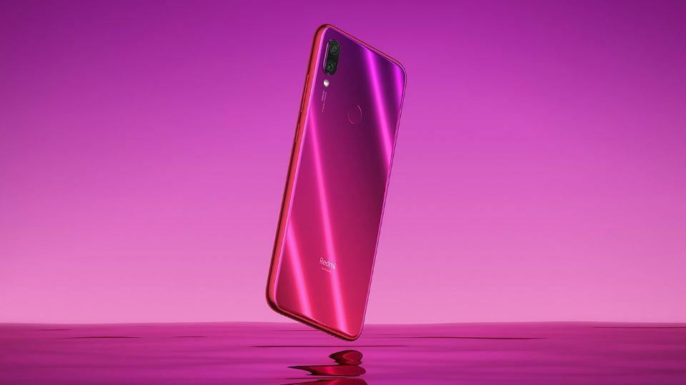 Redmi Note 7 Pro starts at  <span class='webrupee'>₹</span>13,999 in India.