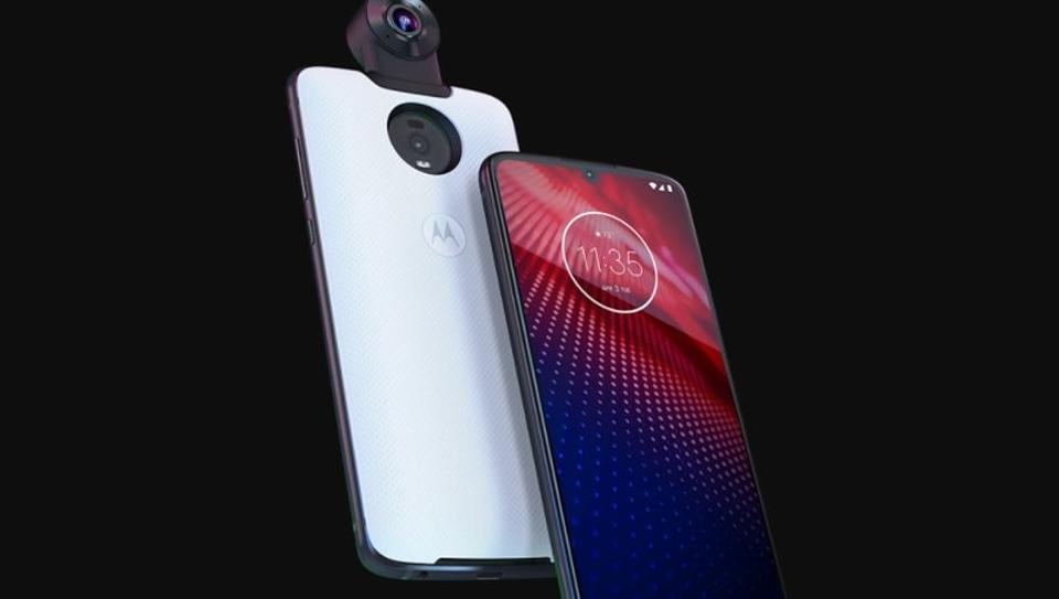 Moto Z4 comes with 48-megapixel sensor with night vision support. Moto Z4 comes with 48-megapixel sensor with night vision support.