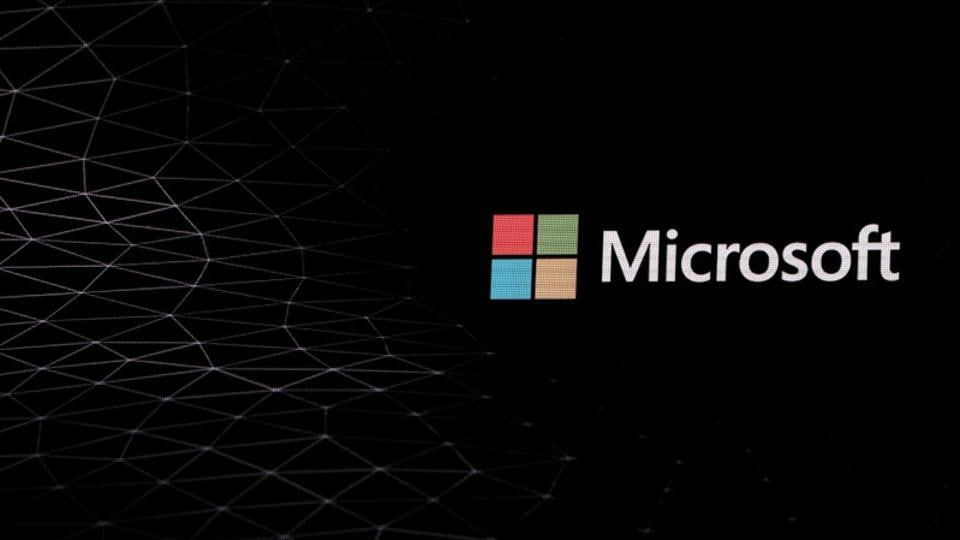 AWS, the largest cloud computing provider, is encroaching on many of those customers, including in Oracle’s historical stronghold in the database market. AWS, the largest cloud computing provider, is encroaching on many of those customers, including in Oracle’s historical stronghold in the database market.