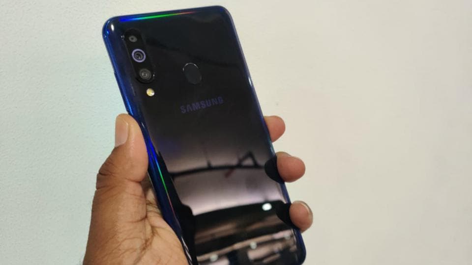 Samsung Galaxy M40 in ‘Midnight Blue’.