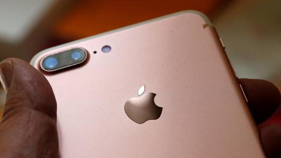 Apple sales improve in India