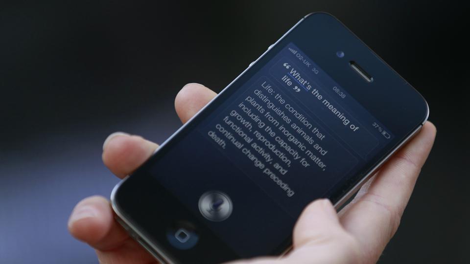 Apple suspends its Siri grading programme globally