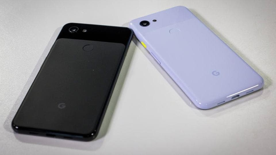 Google Pixel 3a XL, left, and Pixel 3a smartphones .
