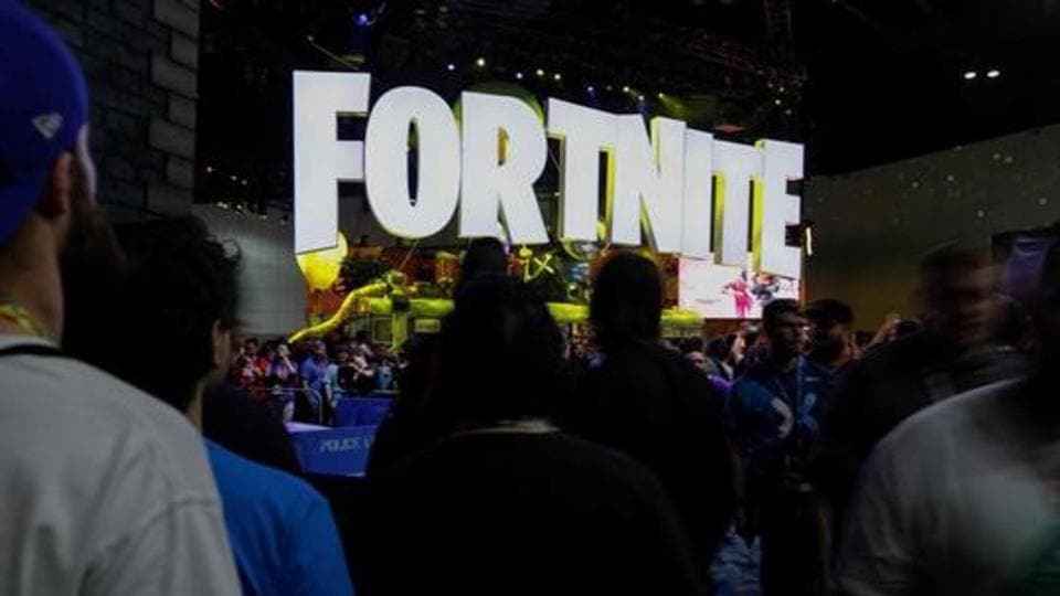Fortnite To Host Concerts By Dj Steve Aoki And Deadmau5 Will Also Gift Free Neon Wings