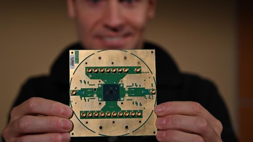 Intel creates chip to control quantum computers