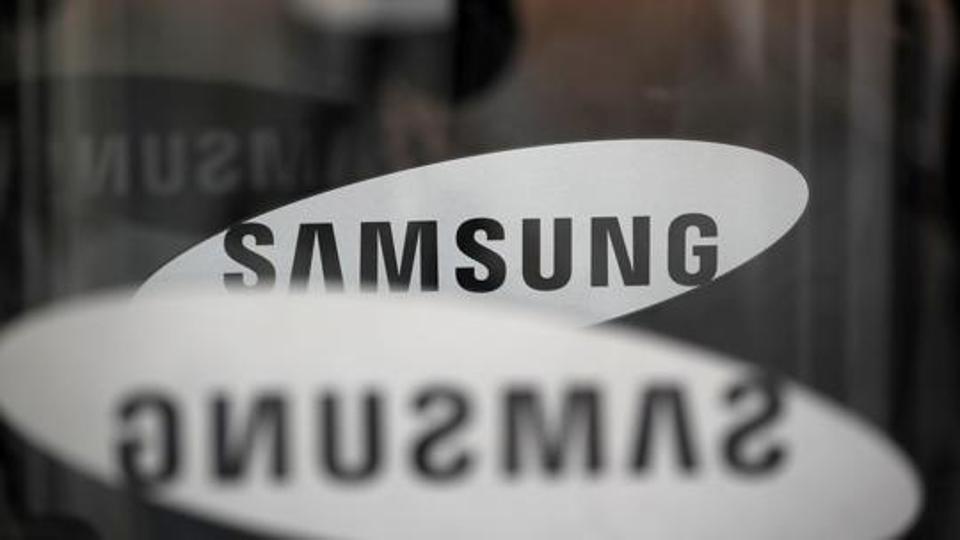 The logo of Samsung Electronics is seen at its office building in Seoul, South Korea, March 23, 2018. The logo of Samsung Electronics is seen at its office building in Seoul, South Korea, March 23, 2018.