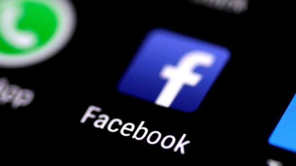 FILE PHOTO: The Facebook application is seen on a phone screen August 3, 2017. REUTERS/Thomas White