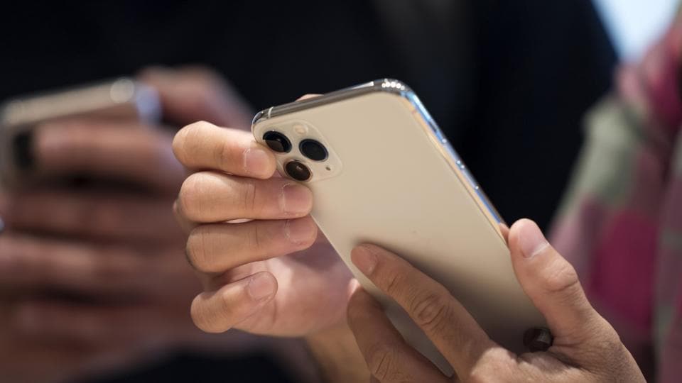 As smartphone hacking via third-party bugs increases (like WhatsApp-Pegasus case), a new study in Britain has discovered that iPhone owners are a whopping 167 times more at risk of being hacked than other mobile brands.