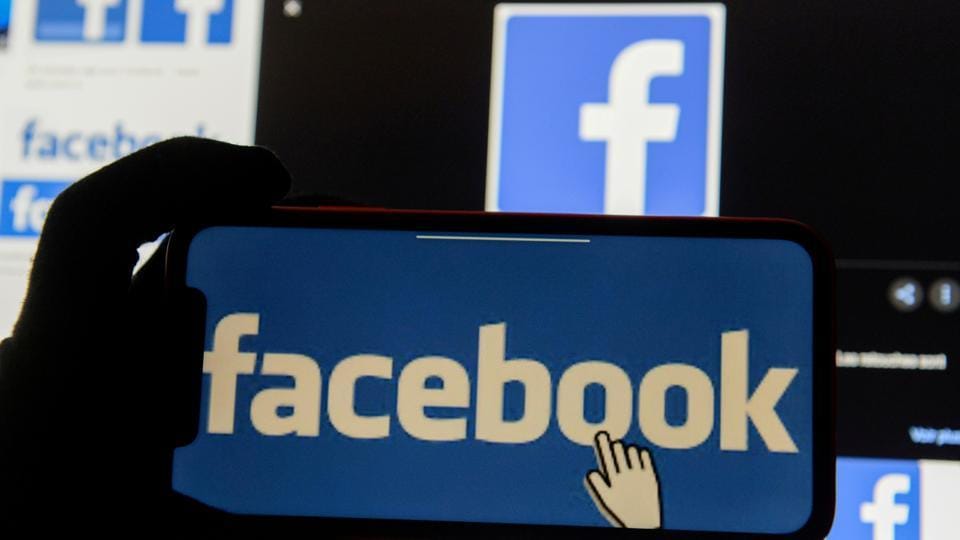 Facebook has announced it will pay select users who agree to record their voice to improve its speech recognition technology.