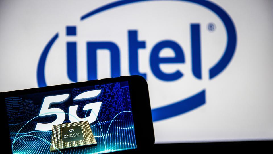 Intel also announced two new processors (Intel Xeon Gold 6256 and 6250).
