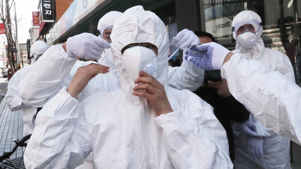 (Representative image) As the coronavirus spreads around the world, International health authorities are hoping countries can learn a few lessons from China, namely, that quarantines can be effective and acting fast is crucial. (Representative image) As the coronavirus spreads around the world, International health authorities are hoping countries can learn a few lessons from China, namely, that quarantines can be effective and acting fast is crucial.