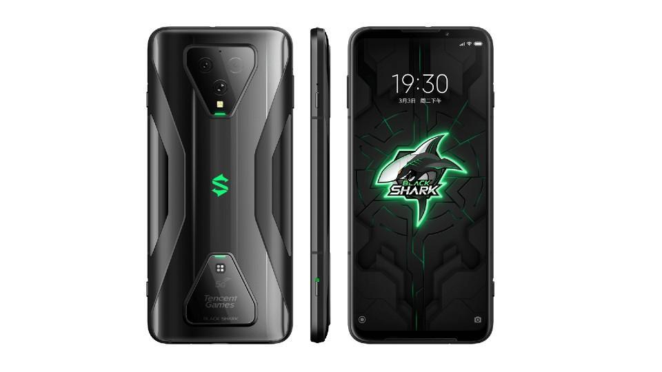 The newly launched gaming phones come with a 18W magnetic charging plug. The newly launched gaming phones come with a 18W magnetic charging plug.