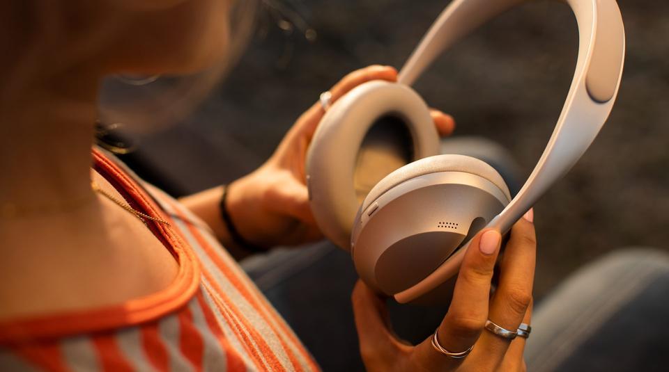 Best Noise Cancelling Headphones For Workplace Across Price Range
