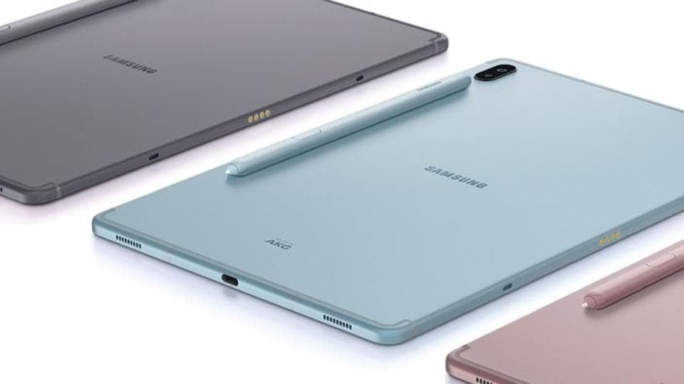 Samsung Galaxy Tab S6 Lite comes in three colour options of black, blue and pink.