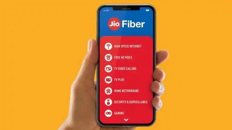 Reliance Jio is offering JioFiber with 100GB data at 10 Mbps speed and with no  service charges.